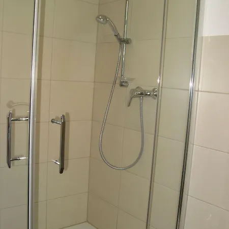 Haus-eiche * אוברלינגן